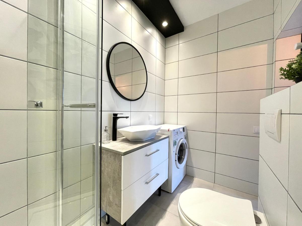 Copernicus Street Apartment - Broken Flowers And Twin Peaks Torun Ngoại thất bức ảnh
