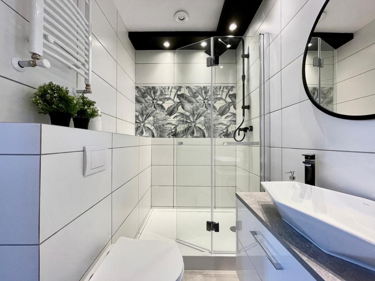 Copernicus Street Apartment - Broken Flowers And Twin Peaks Torun Ngoại thất bức ảnh