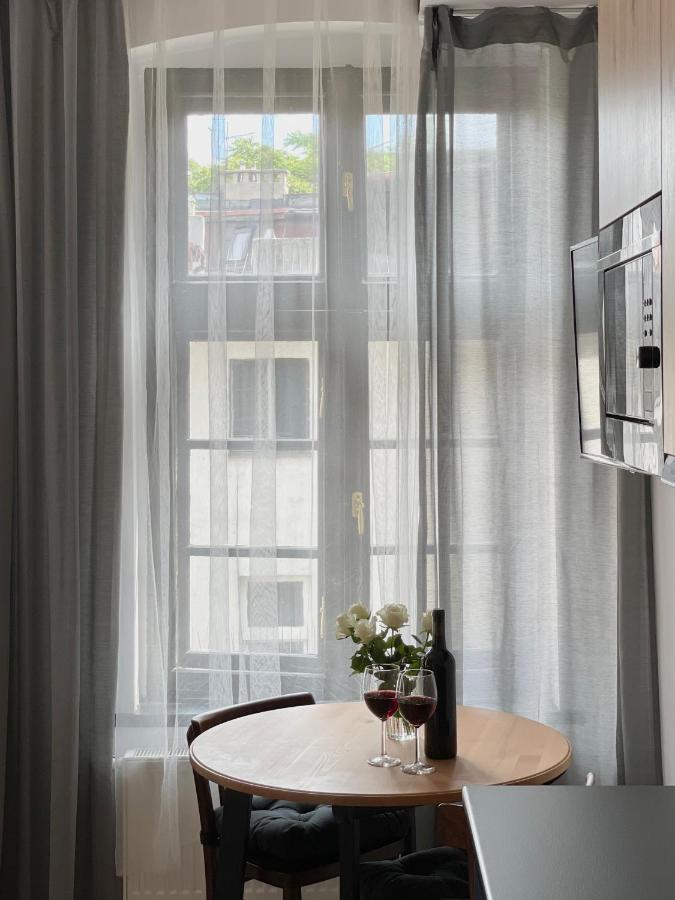 Copernicus Street Apartment - Broken Flowers And Twin Peaks Torun Ngoại thất bức ảnh