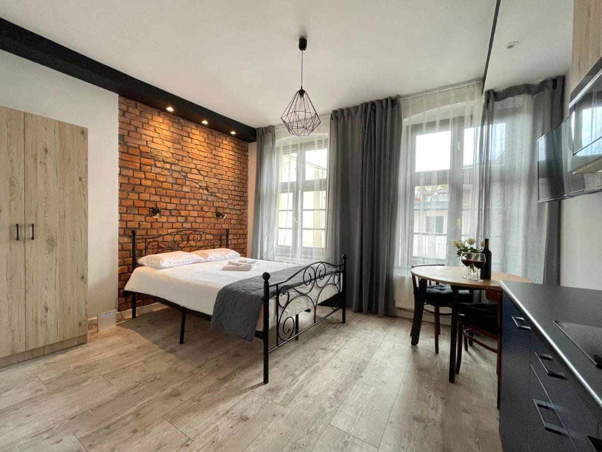 Copernicus Street Apartment - Broken Flowers And Twin Peaks Torun Ngoại thất bức ảnh