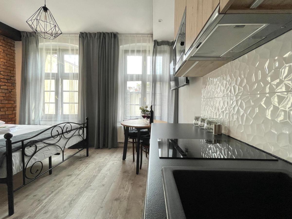 Copernicus Street Apartment - Broken Flowers And Twin Peaks Torun Ngoại thất bức ảnh