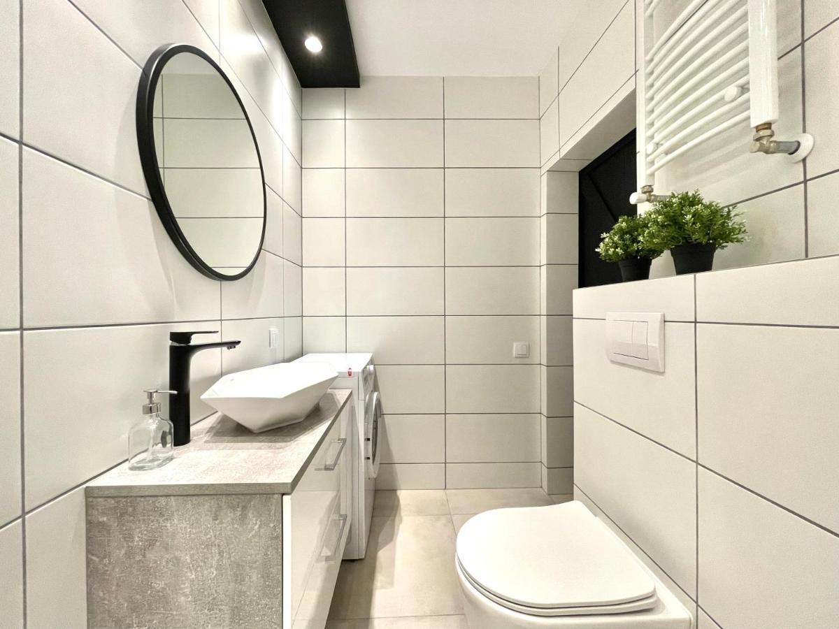 Copernicus Street Apartment - Broken Flowers And Twin Peaks Torun Ngoại thất bức ảnh