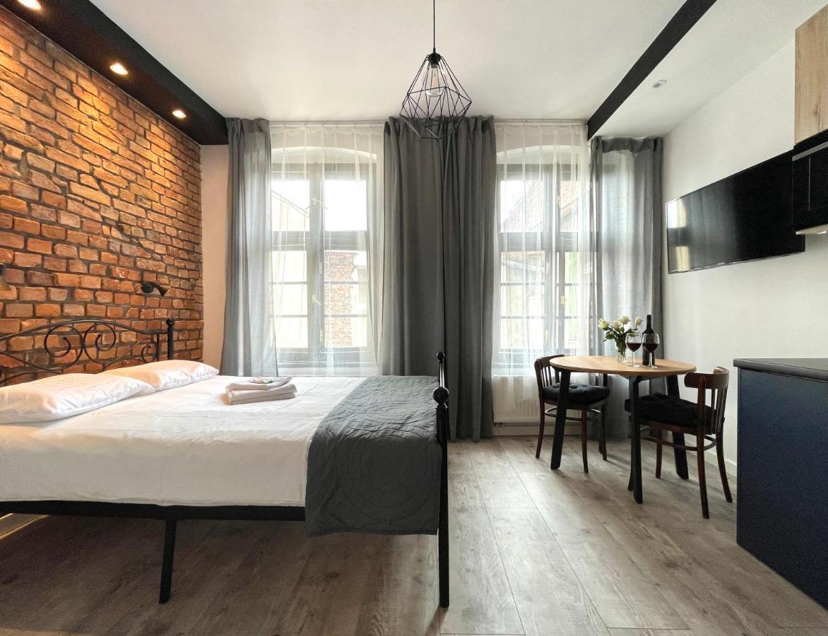 Copernicus Street Apartment - Broken Flowers And Twin Peaks Torun Ngoại thất bức ảnh