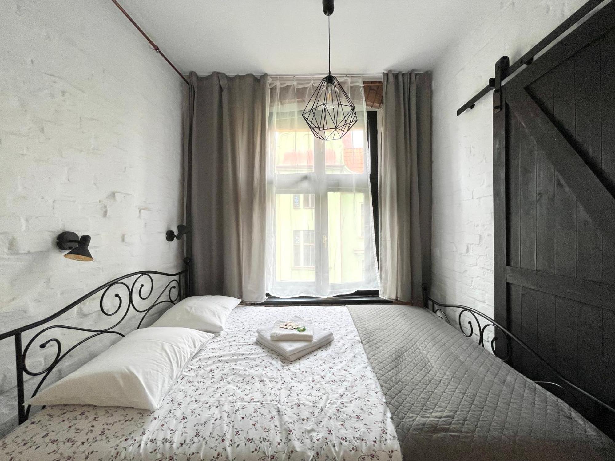 Copernicus Street Apartment - Broken Flowers And Twin Peaks Torun Ngoại thất bức ảnh