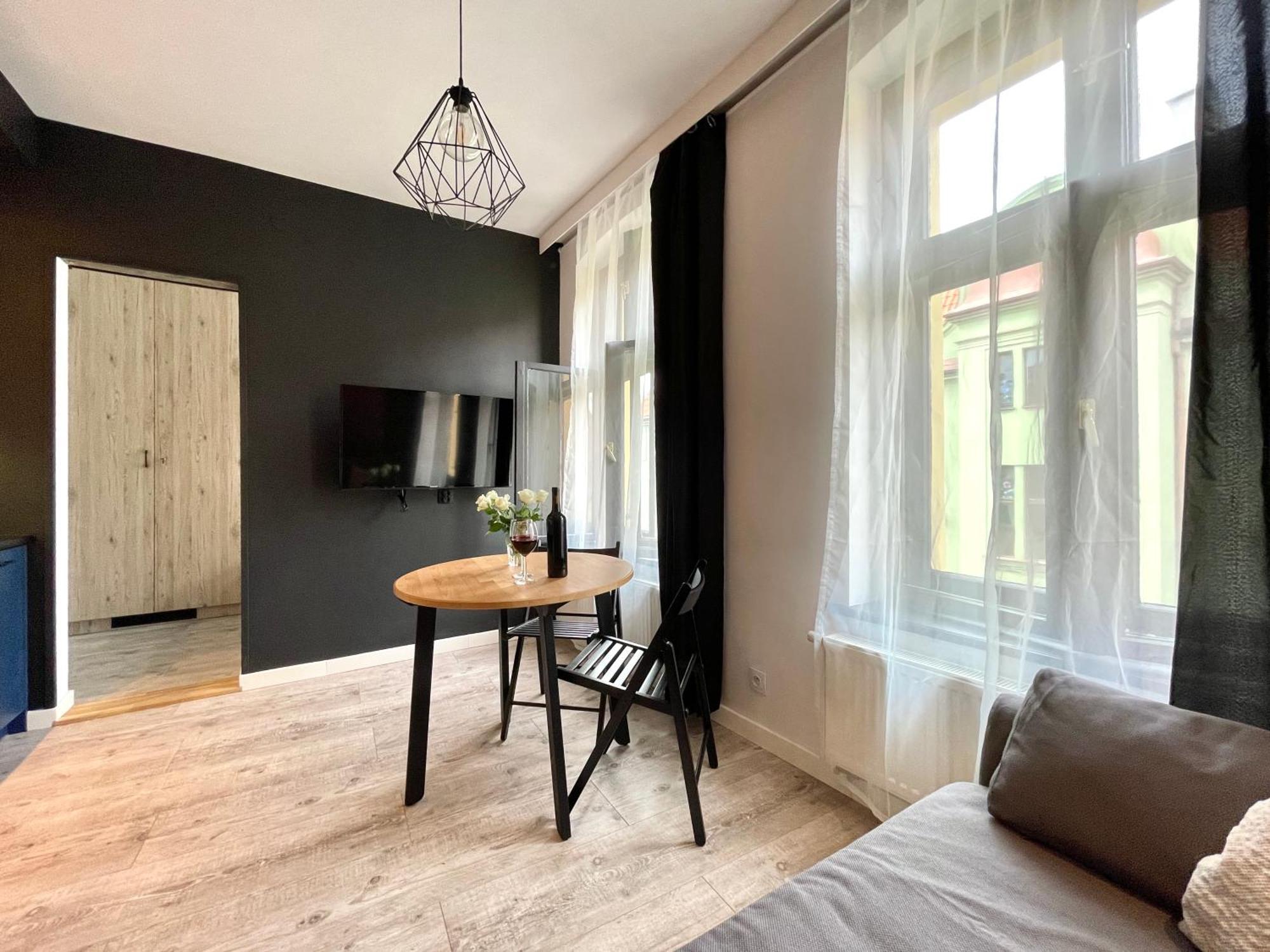 Copernicus Street Apartment - Broken Flowers And Twin Peaks Torun Ngoại thất bức ảnh