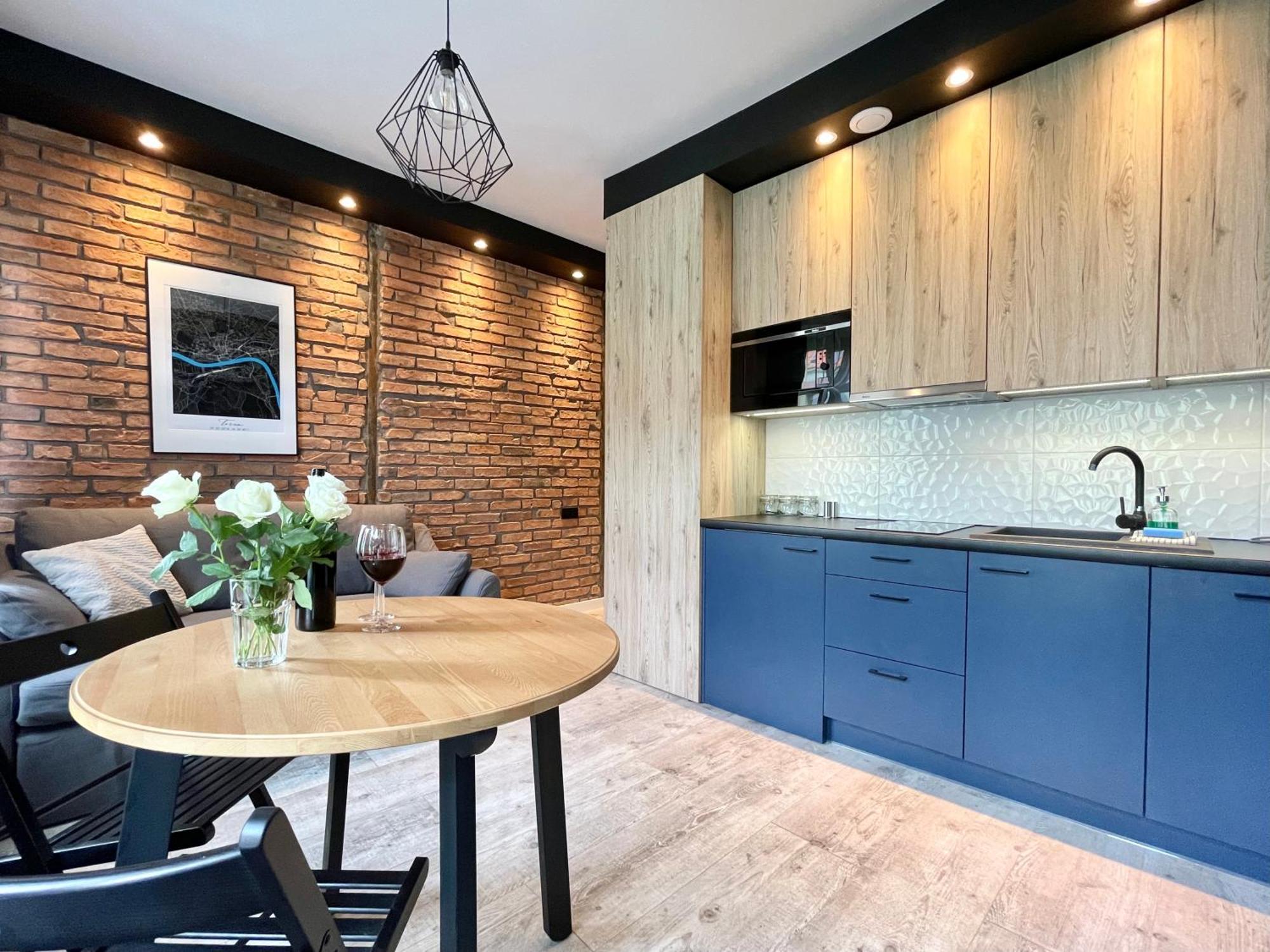 Copernicus Street Apartment - Broken Flowers And Twin Peaks Torun Ngoại thất bức ảnh