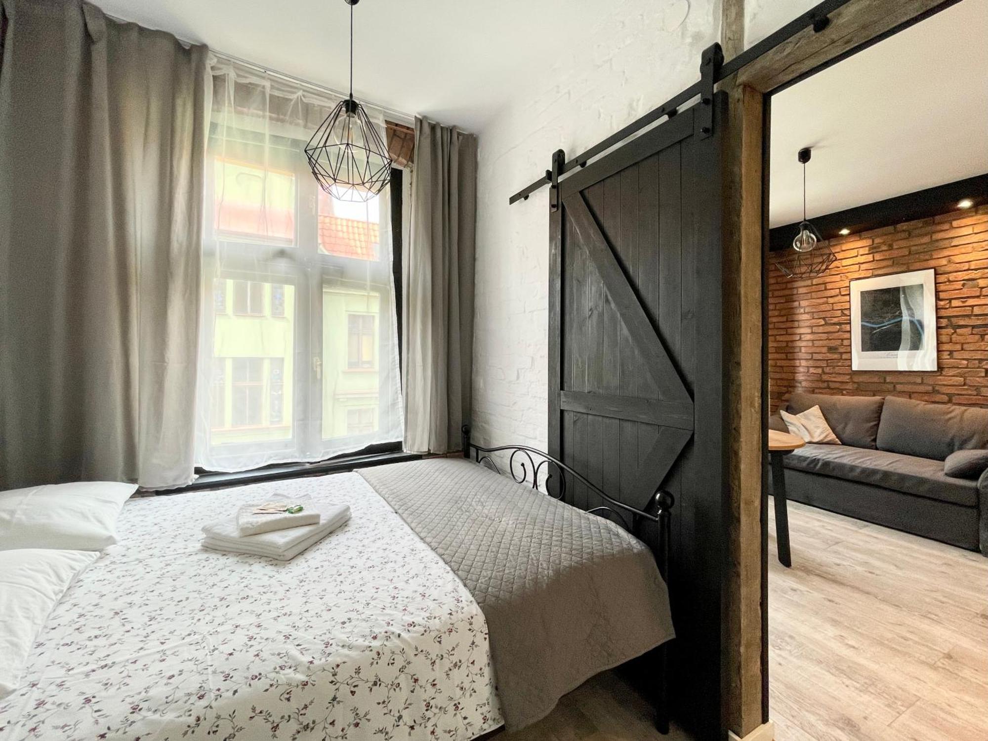 Copernicus Street Apartment - Broken Flowers And Twin Peaks Torun Ngoại thất bức ảnh